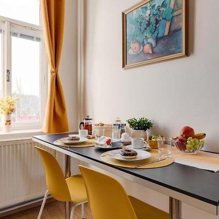 Sunshine Apartment Near The City Center Prag Exteriör bild