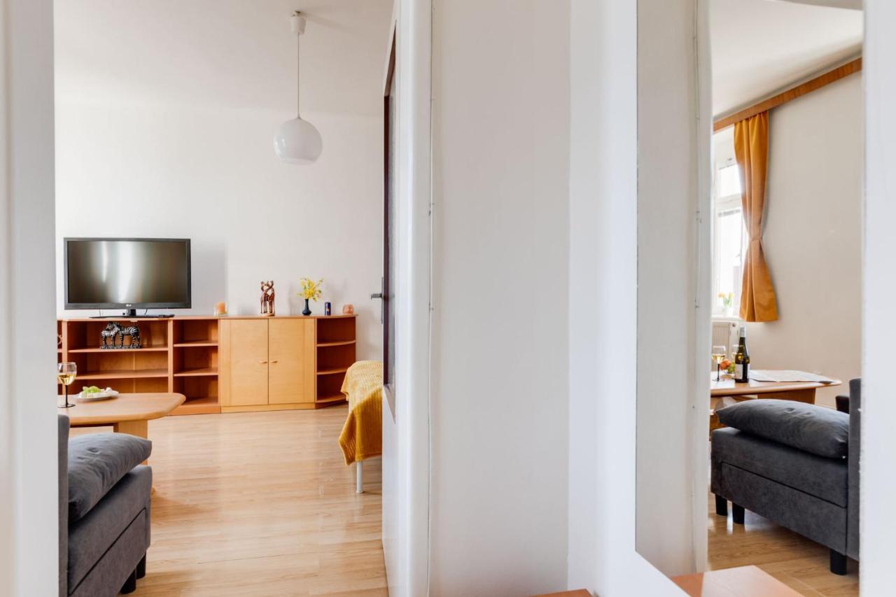Sunshine Apartment Near The City Center Prag Exteriör bild
