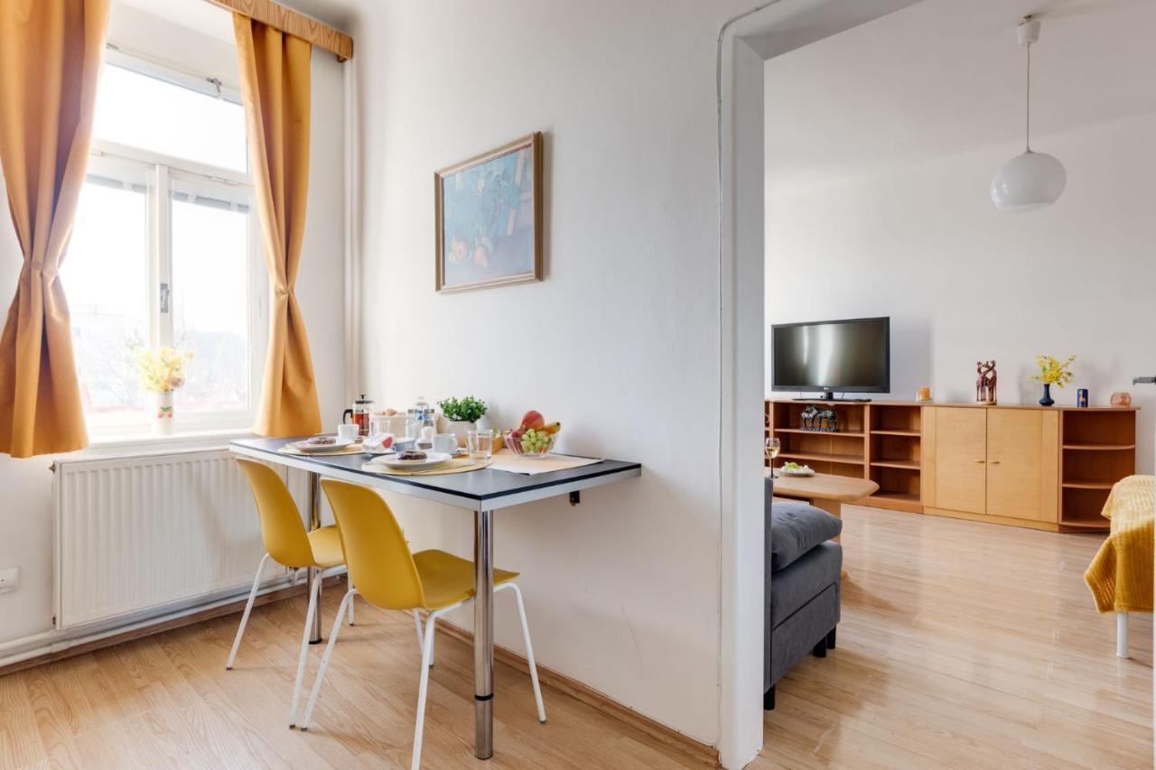 Sunshine Apartment Near The City Center Prag Exteriör bild