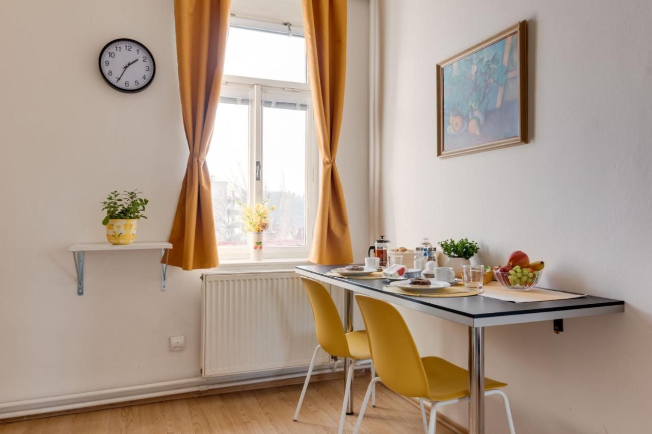 Sunshine Apartment Near The City Center Prag Exteriör bild