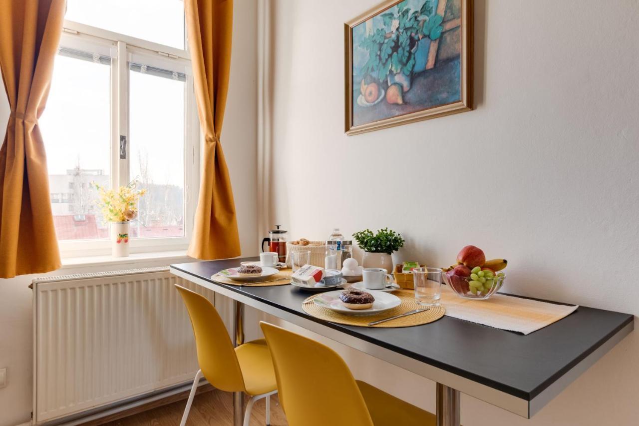 Sunshine Apartment Near The City Center Prag Exteriör bild
