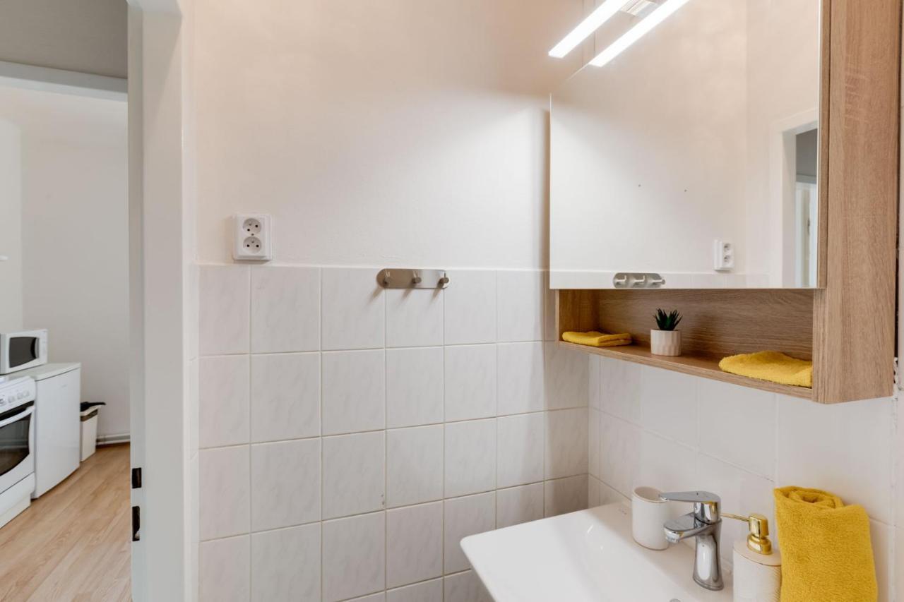 Sunshine Apartment Near The City Center Prag Exteriör bild