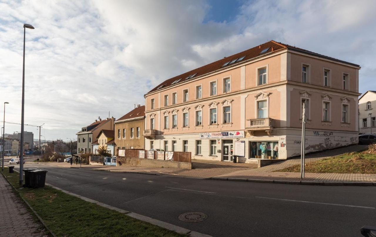 Sunshine Apartment Near The City Center Prag Exteriör bild