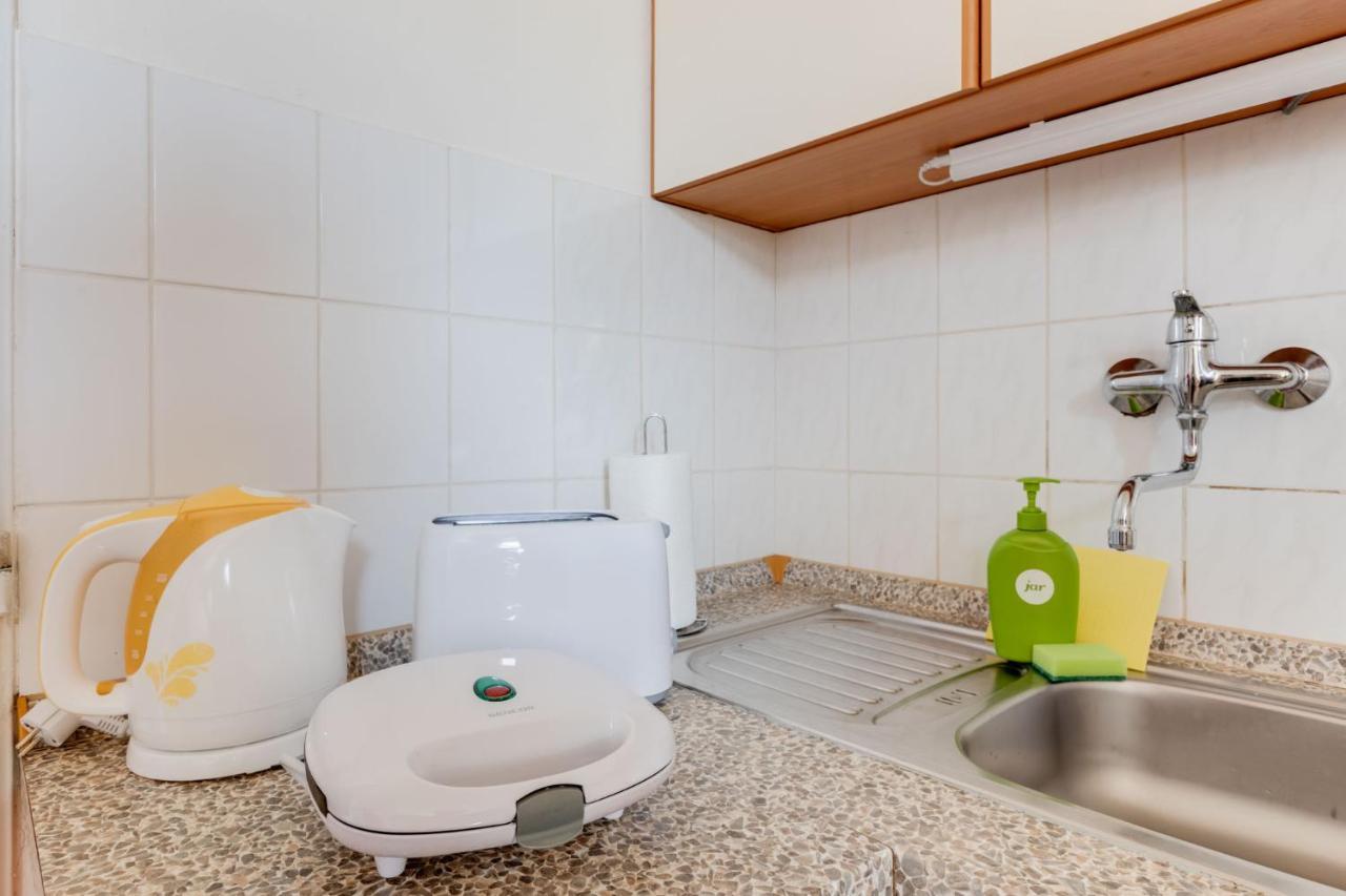 Sunshine Apartment Near The City Center Prag Exteriör bild